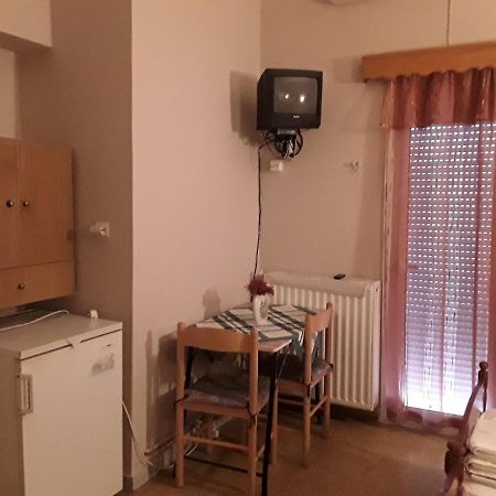 ホテルΓιαννουλα Κρετση カメナブルナ エクステリア 写真